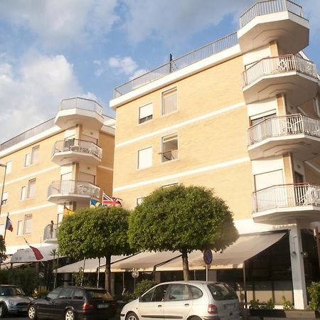 Residence Riva Gaia Terracina Dış mekan fotoğraf