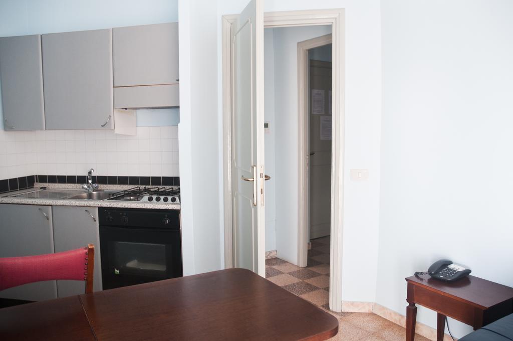 Residence Riva Gaia Terracina Oda fotoğraf